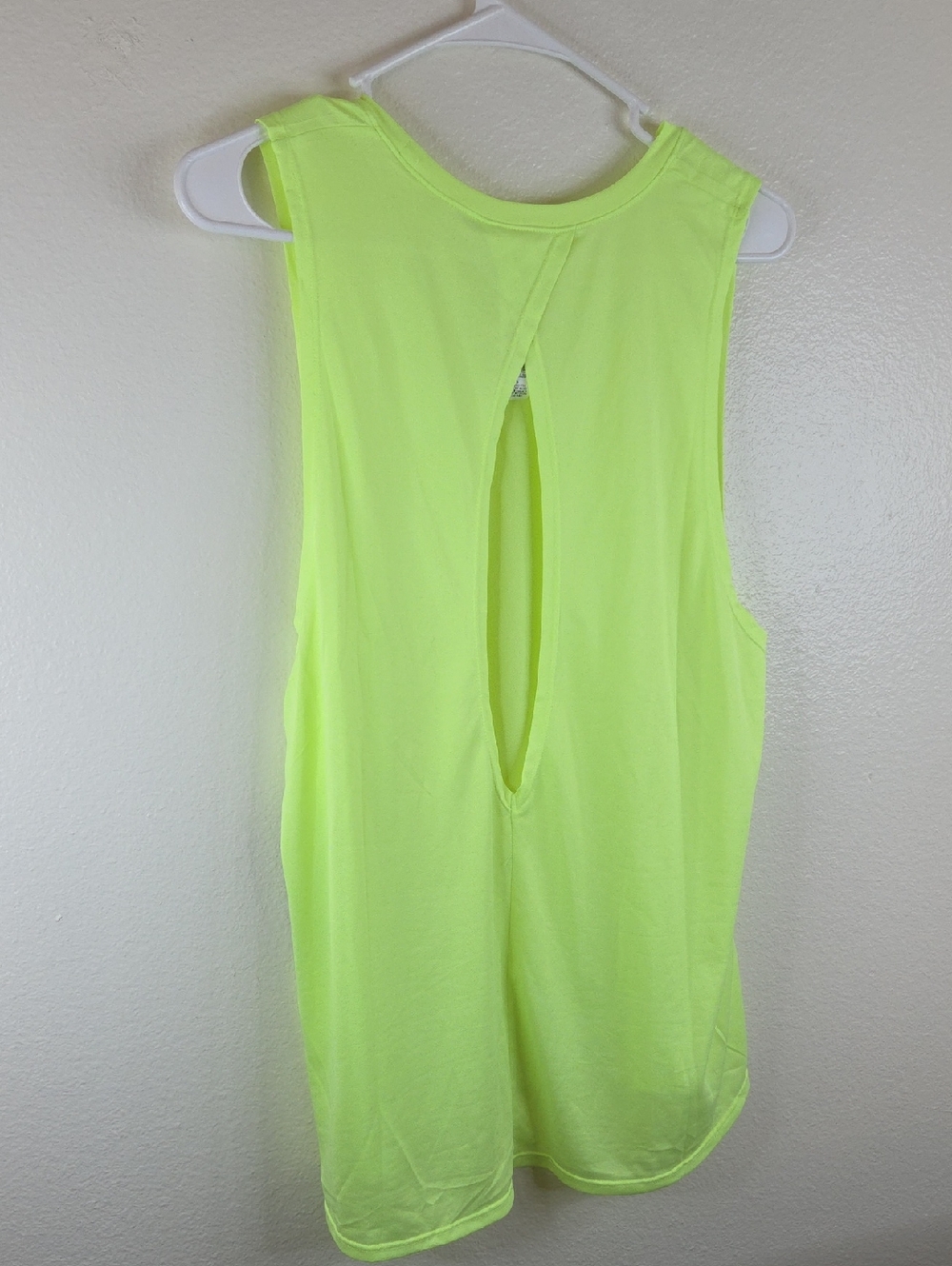 New Balance Women's Neon Lime Performance Tank Top Relaxed NWT - Picture 4 of 10